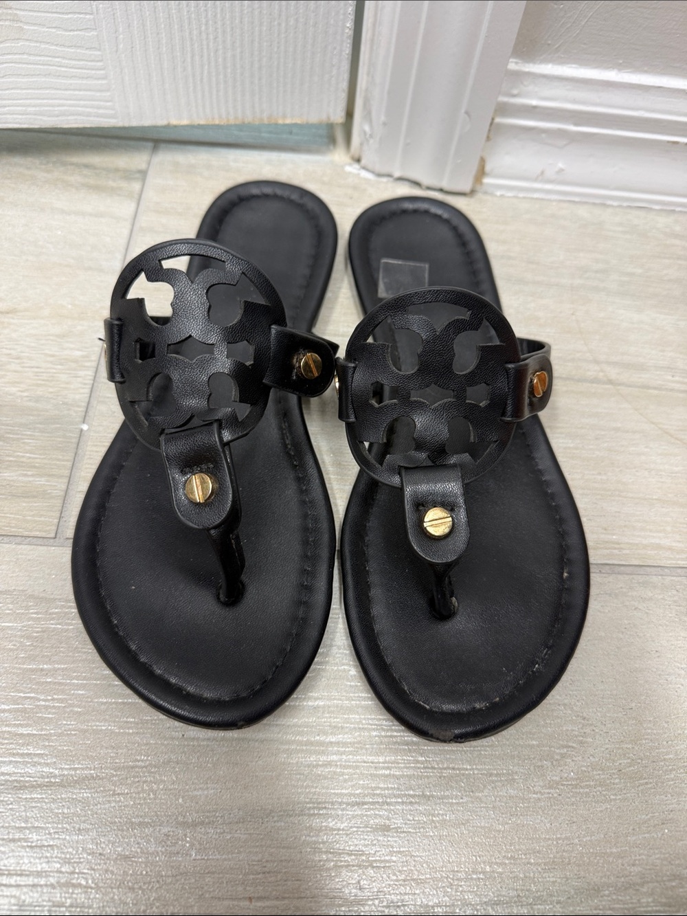 Women's Black Decorative Thong Sandals